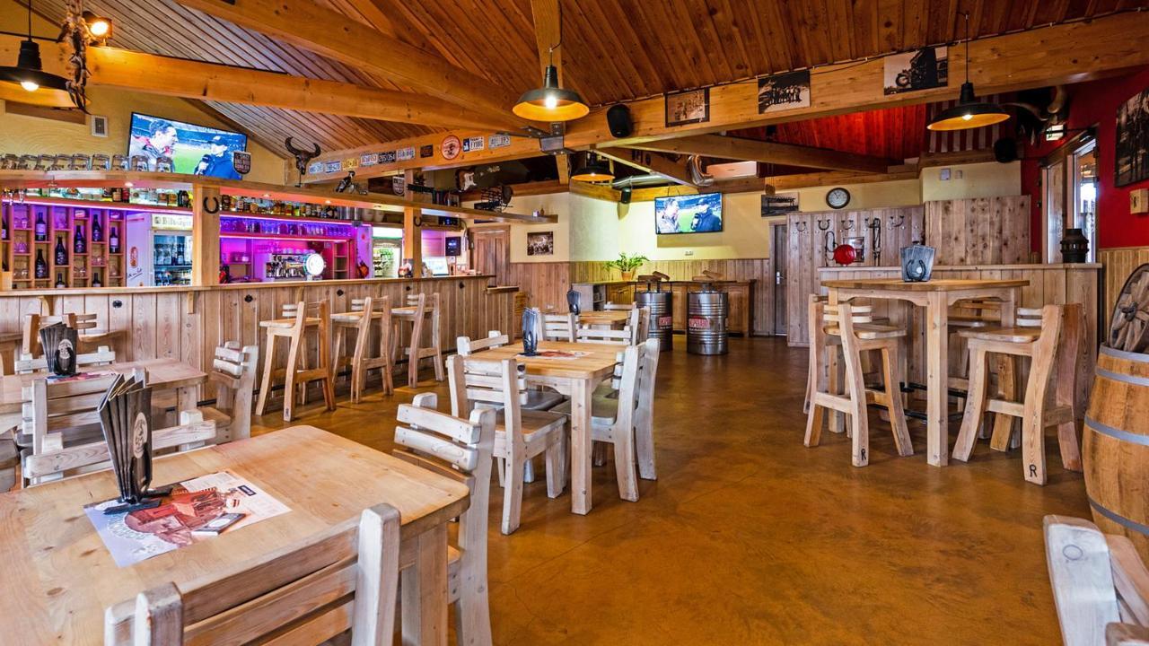 Roadcamp - American Motel & Sportsbar Marl Esterno foto
