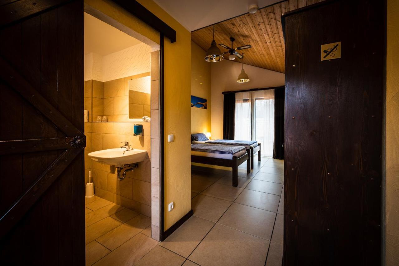 Roadcamp - American Motel & Sportsbar Marl Esterno foto